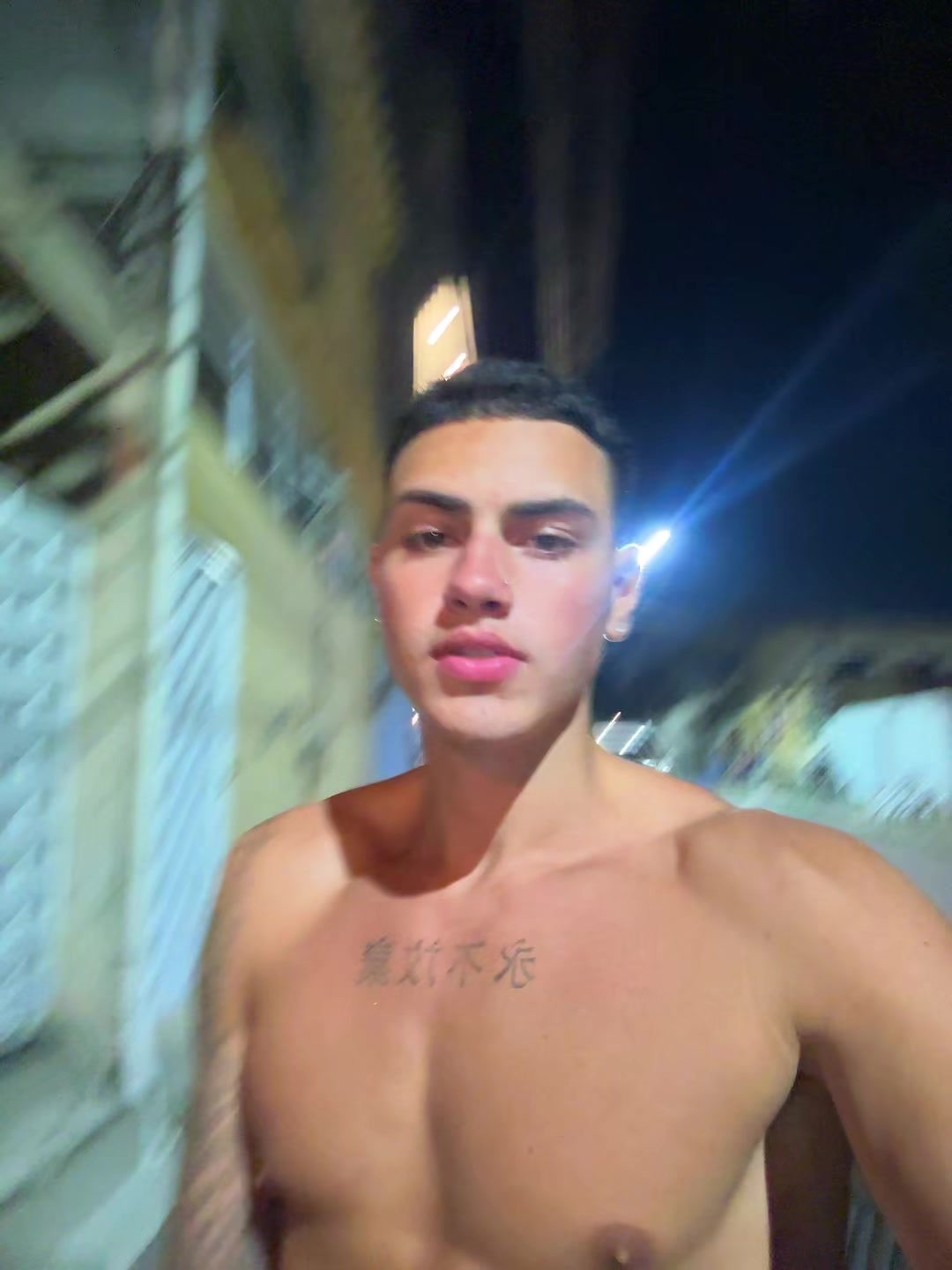 @Brando23