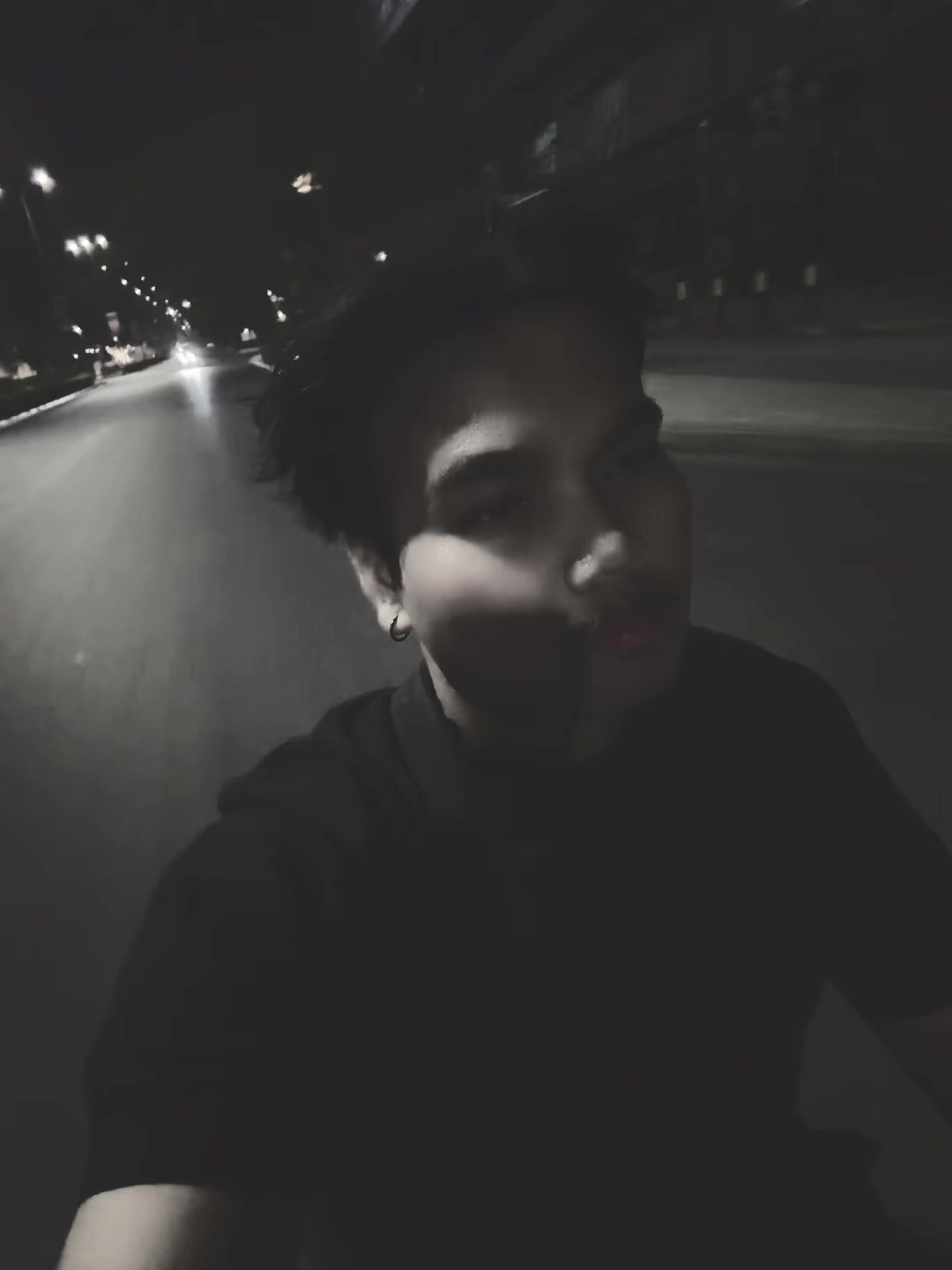 @លី ហ៊ួរ 🏳️🌈