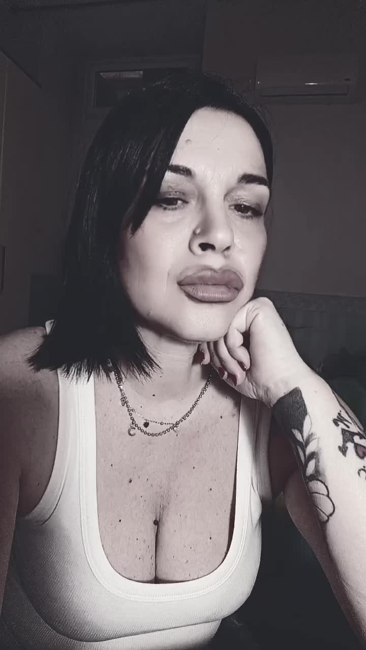 @claudia♥️🍒🍒🍒🐞