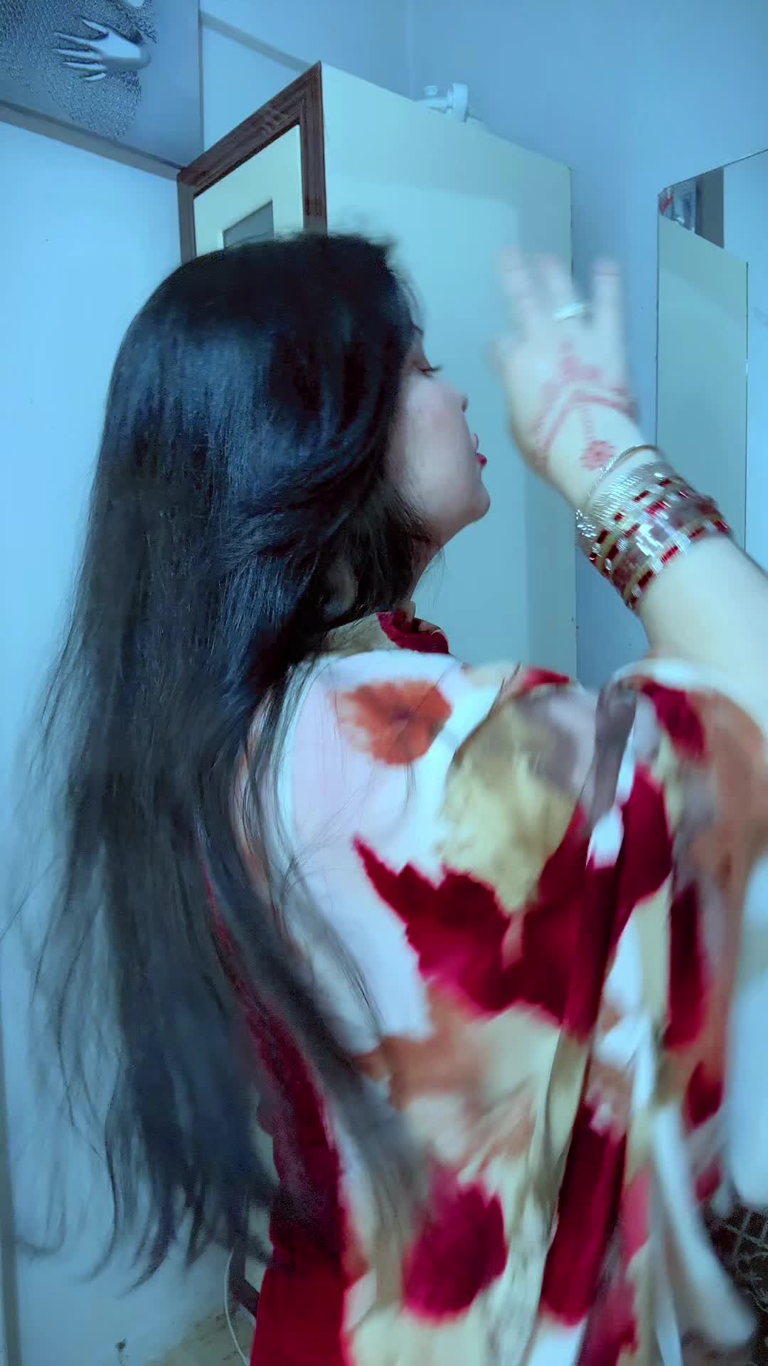 @Sanam🧏🏻&zwj;♀️