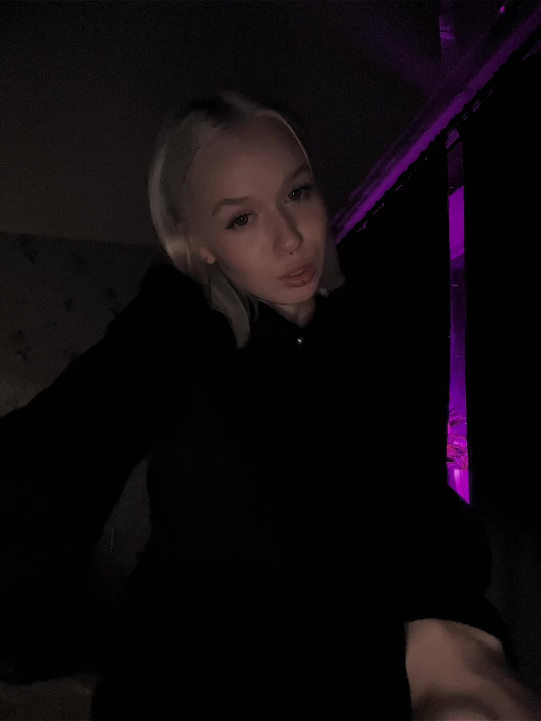 @Кью