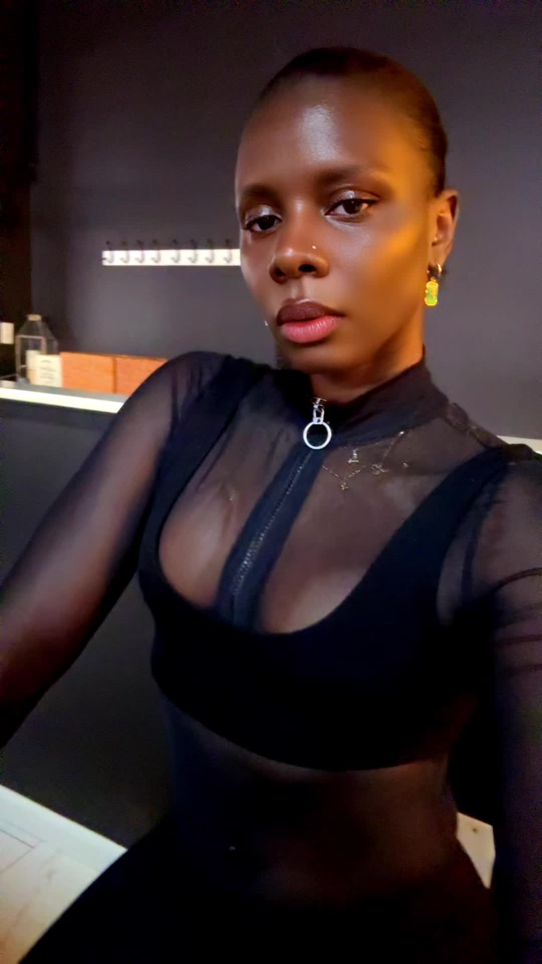 @Akou