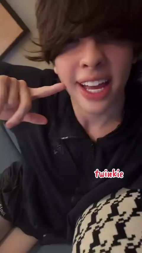 @Twink Boy❤️