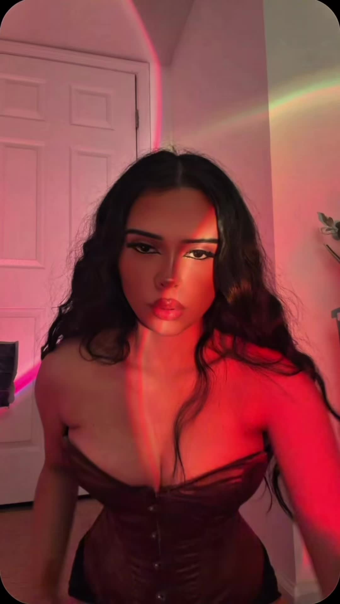 @latinaalexxx