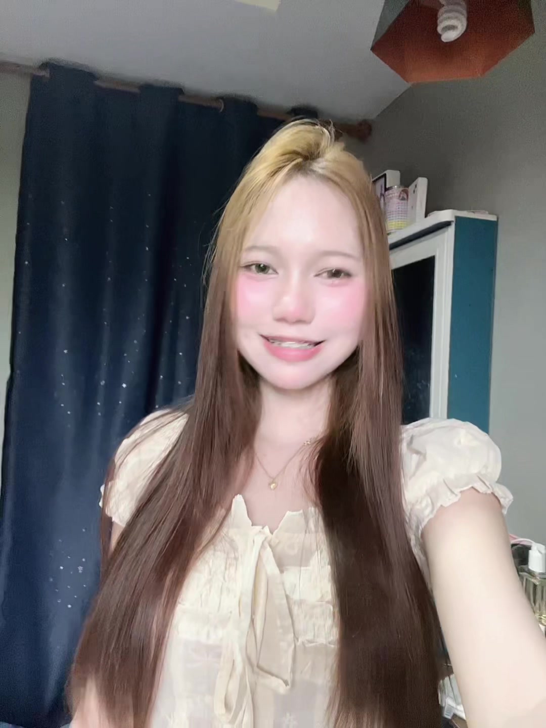 @แก้มที่ใส่รีสีชมพู