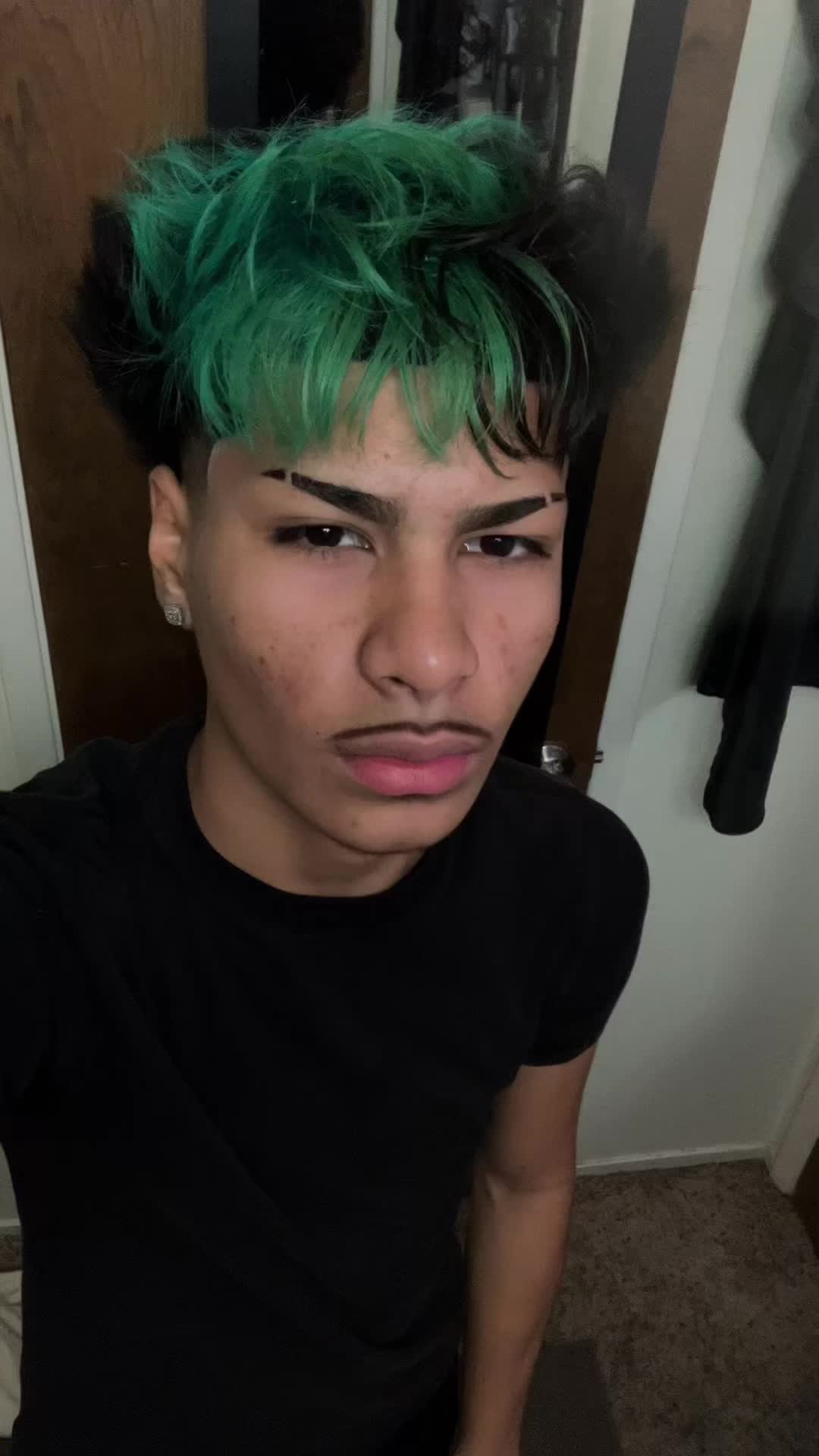 @👤