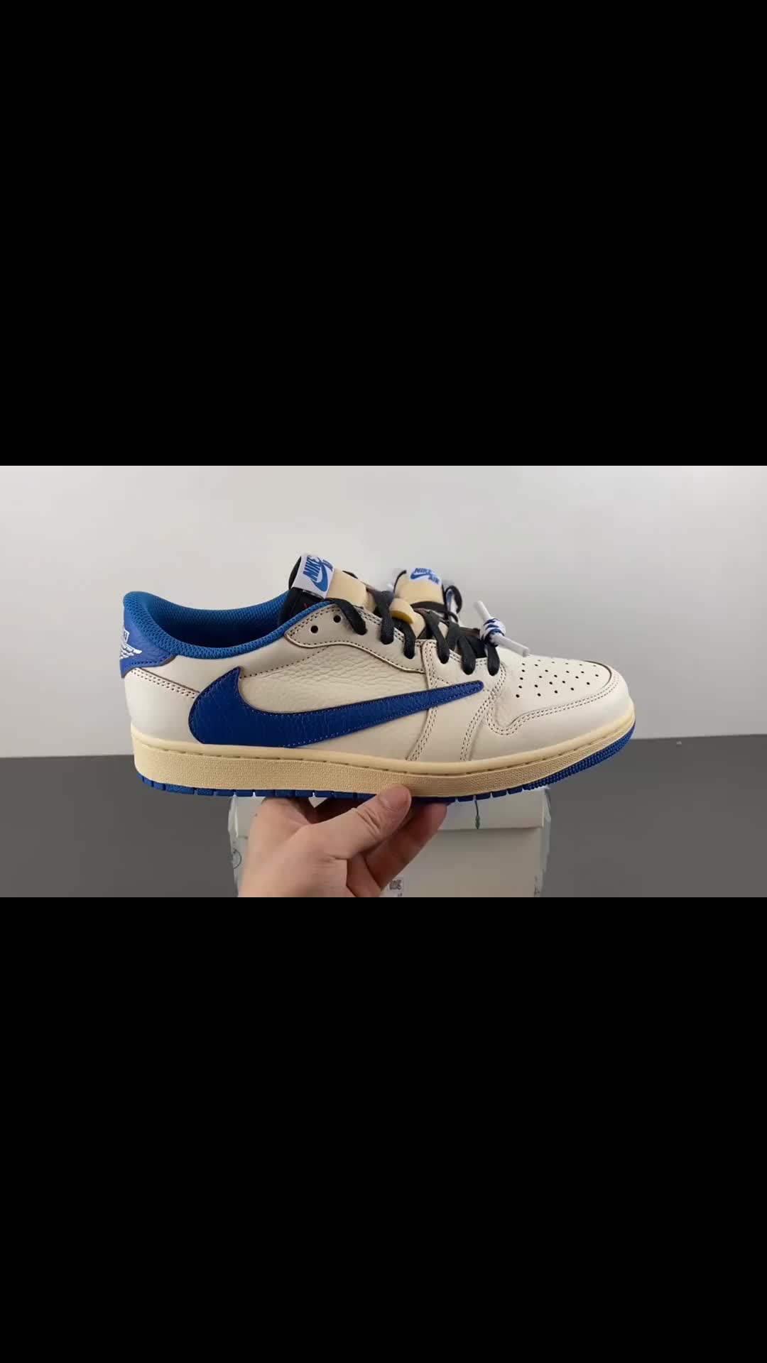 @cocosneaker
