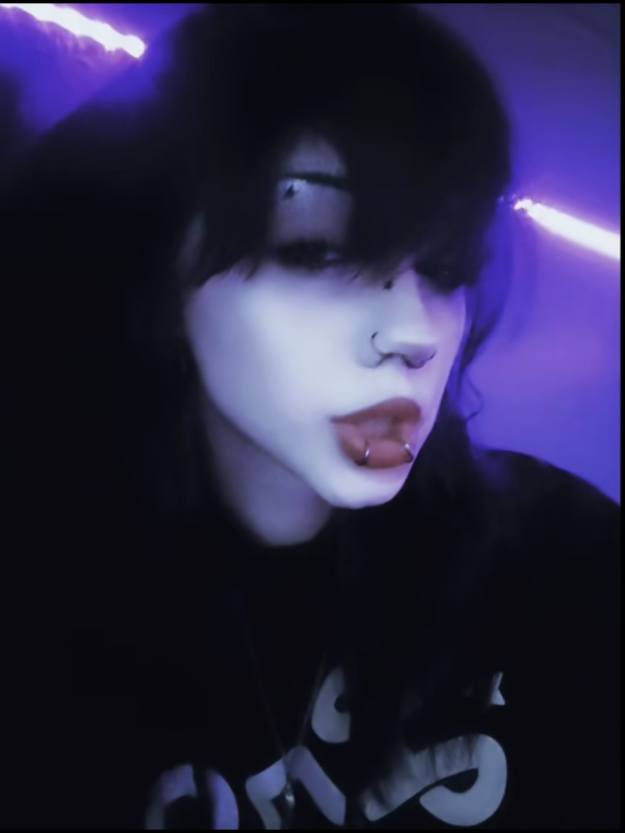 @᥎ᥲᥣᥱᥒ𝗍іᥒᥱ ᑲᥣᥲძᥱ☆