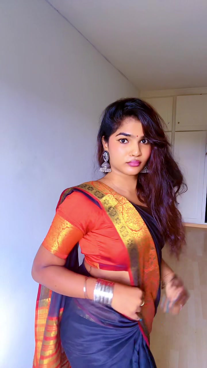@கள்ளி ராணி👑♥️💋🇨🇭
