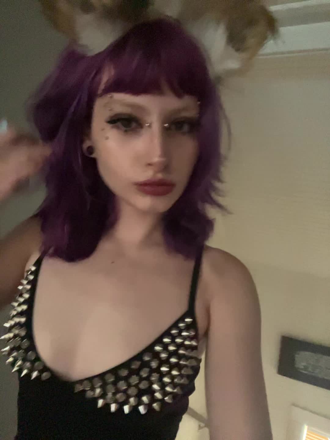 @delilah 🐝💛