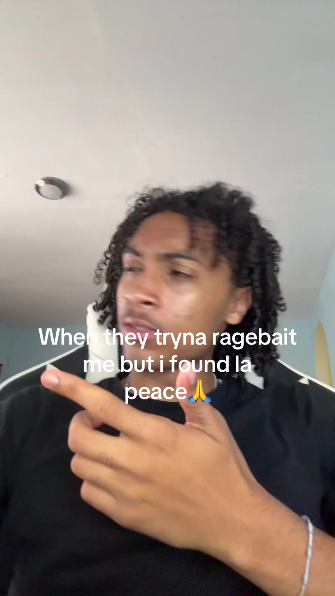 @alex_
