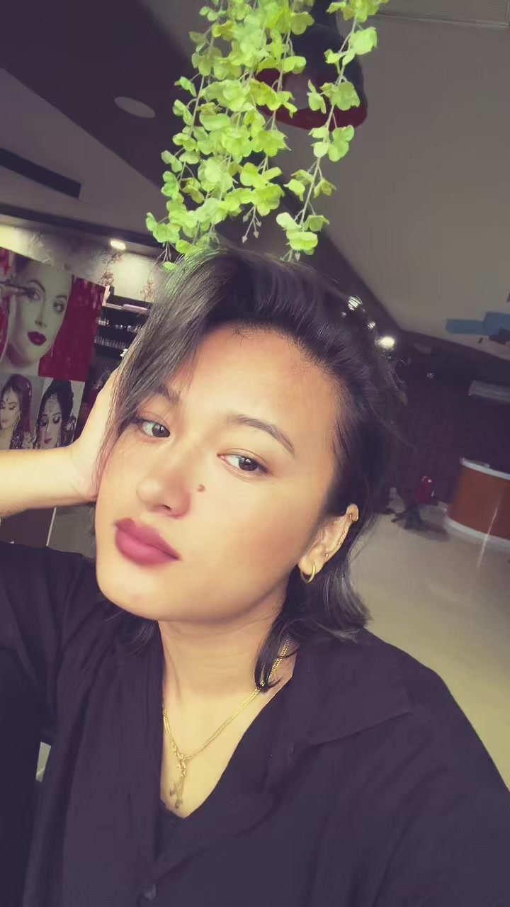 @Aleena Shrestha👸🏼🕊️