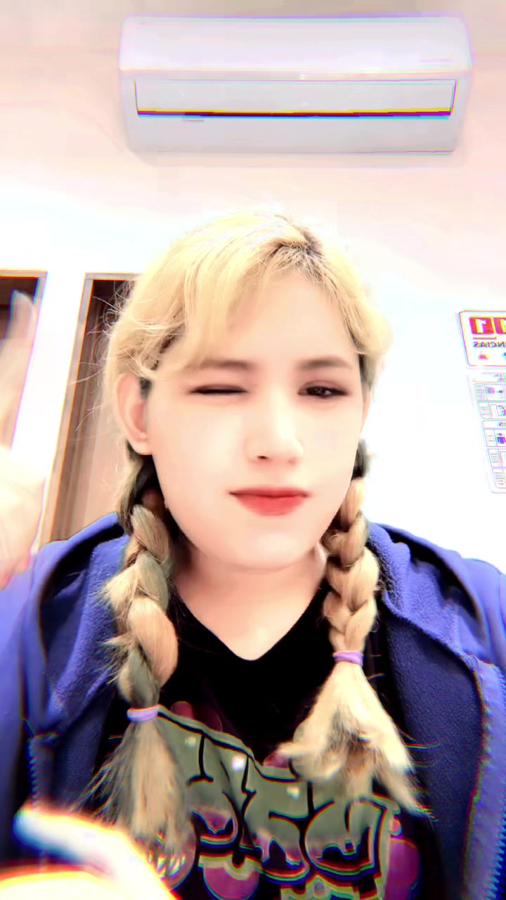 @Lil Witch