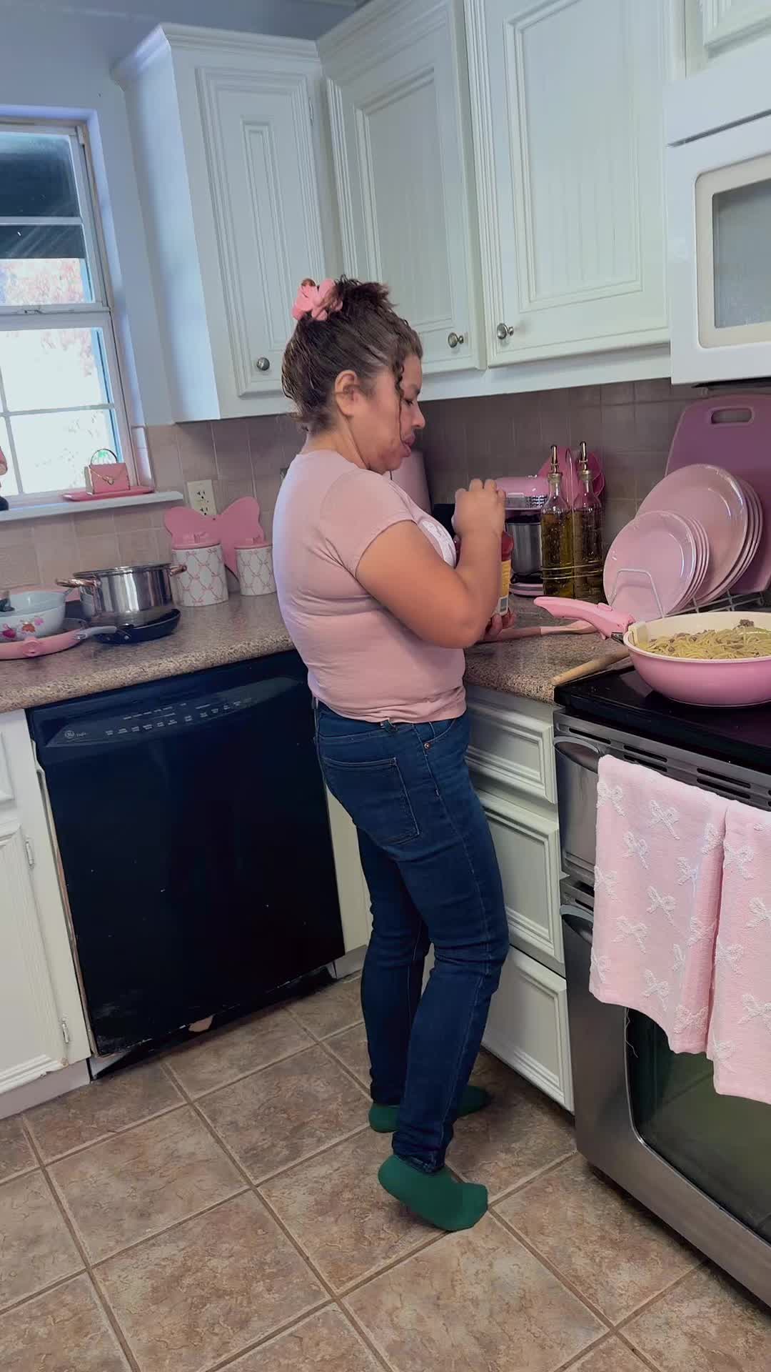 @lalalopez