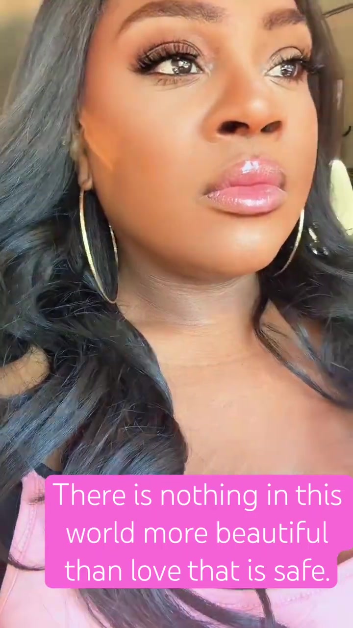 @talkswithmyshica