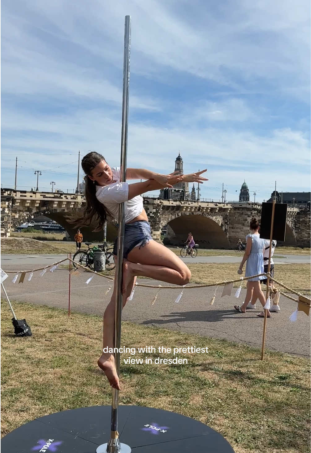 @julialuves_pole