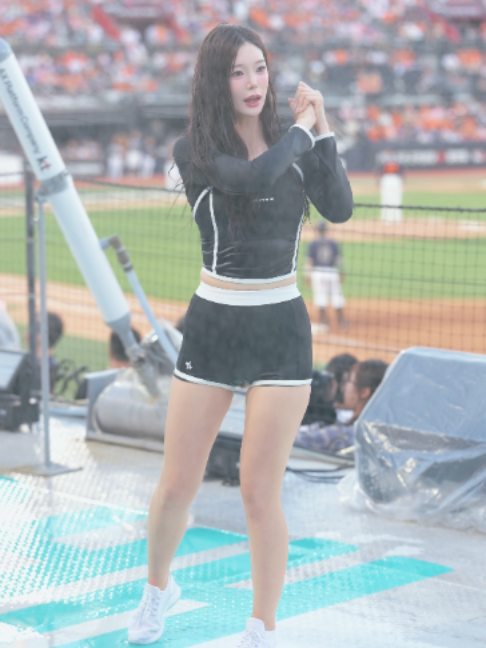 @sporty mango