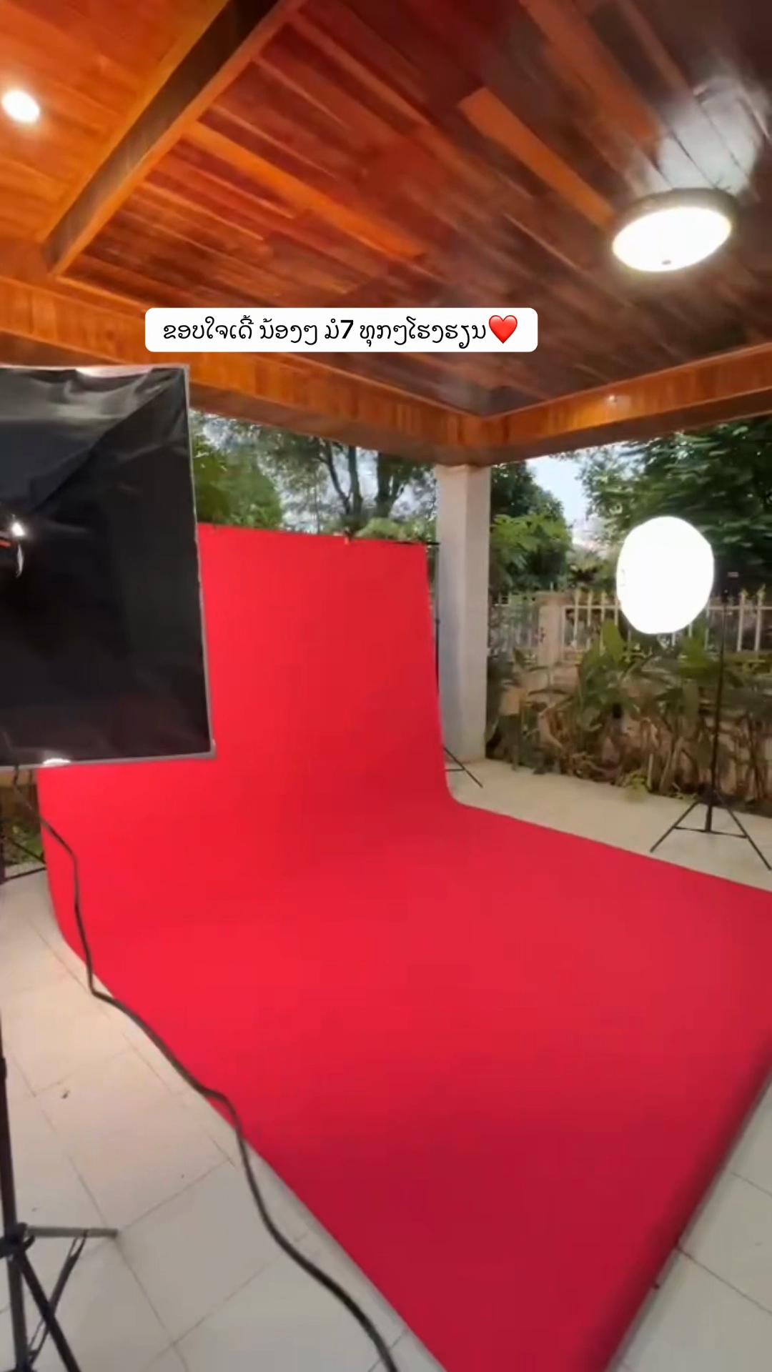 @ແມ່ຄ້າໄກ່_ (ຮັບຖ່າຍຮູບ)📸