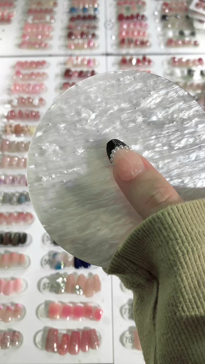 @Molly Nails Ind