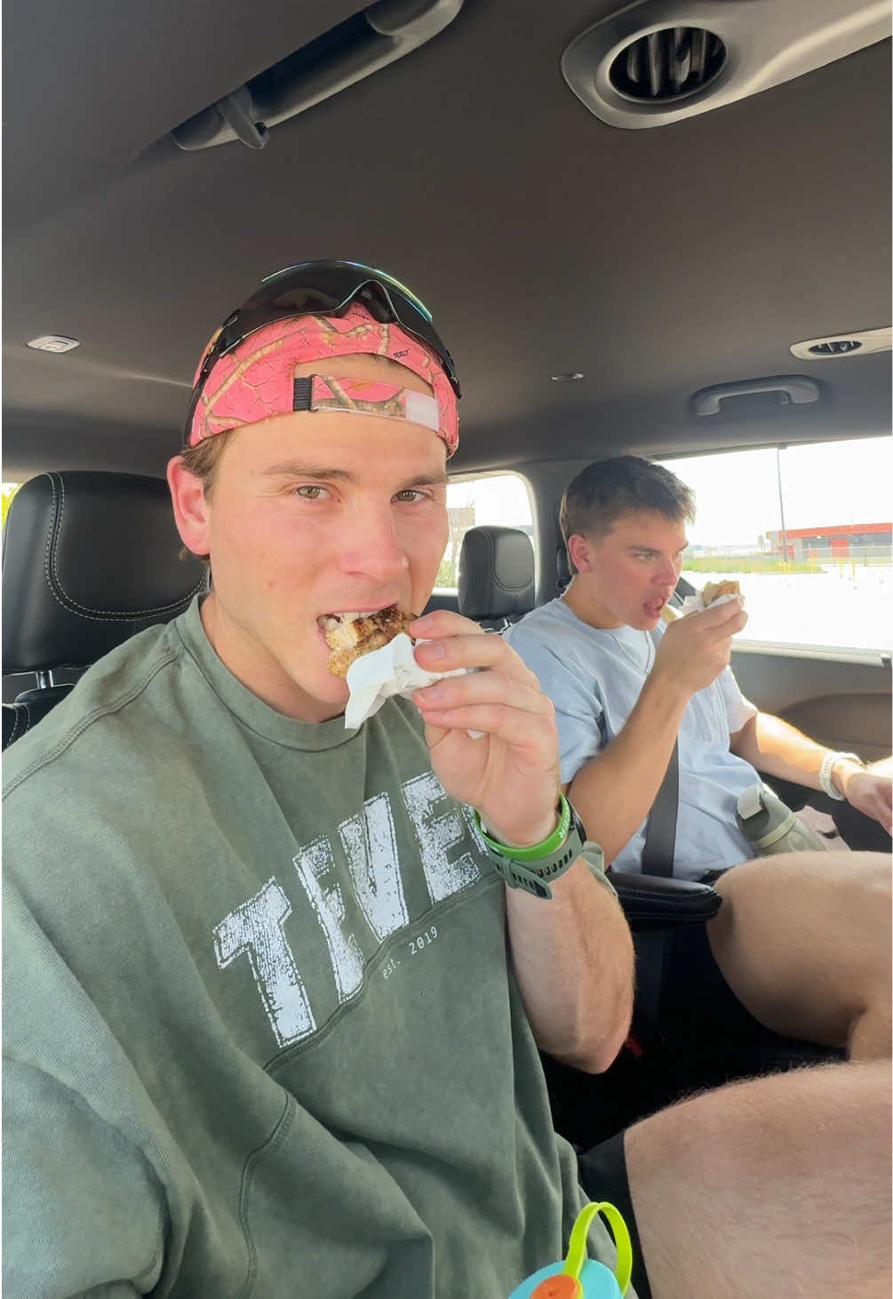 @zachyovan