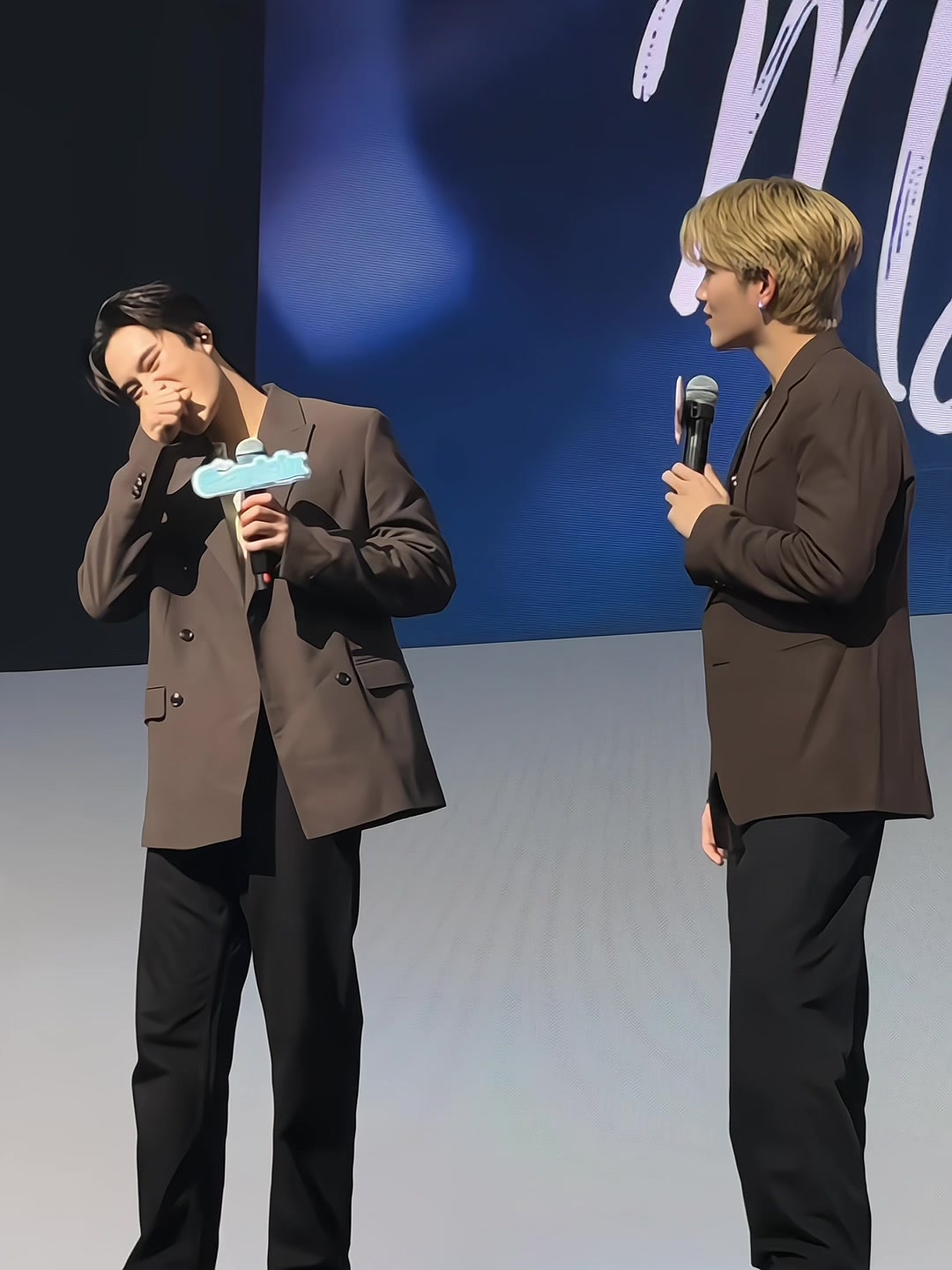 @๐๐๐๐'๐ฌ ๐ฅ๐จ๐ฏ๐ แข๐ญฉ