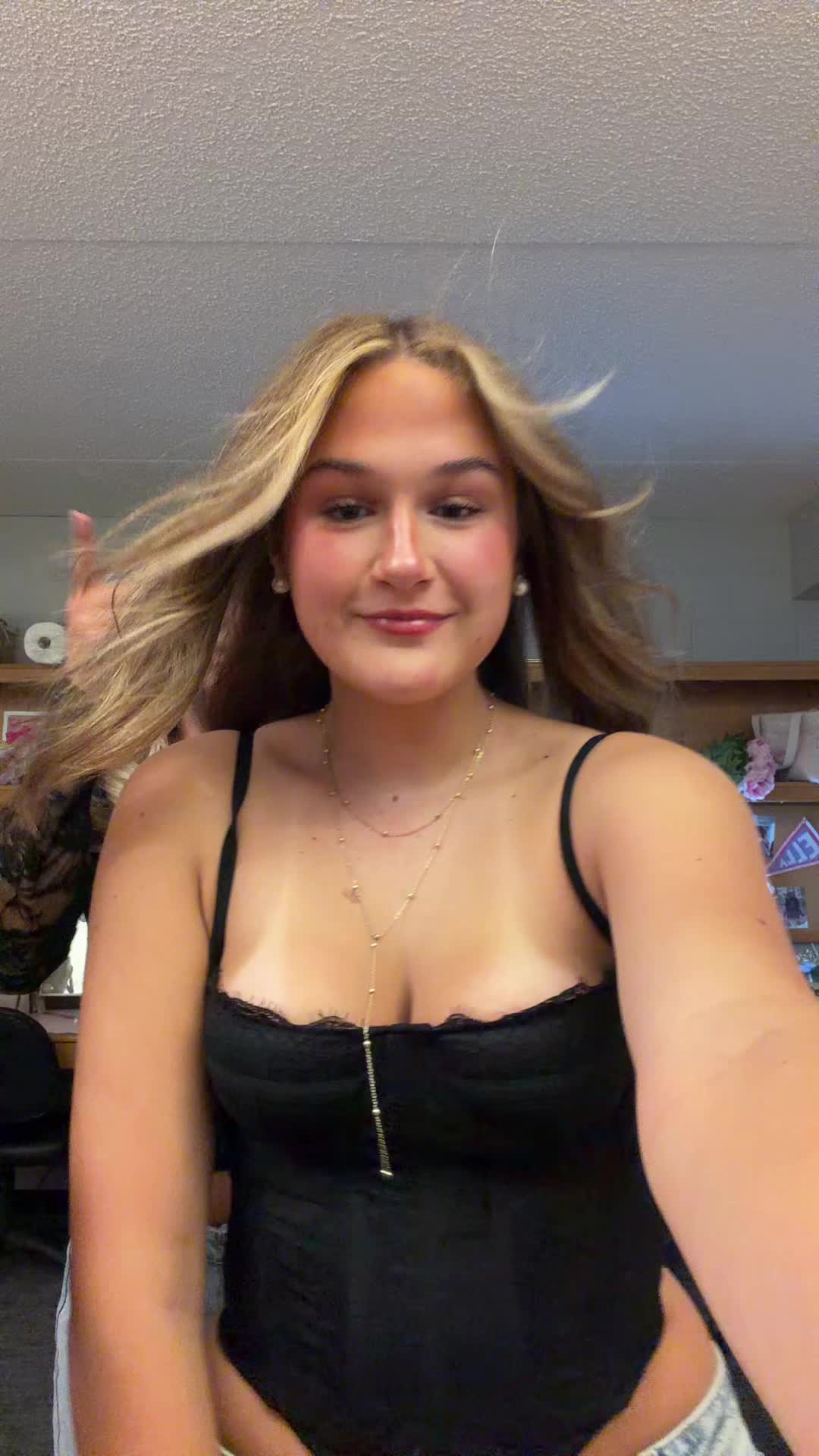 @Ella