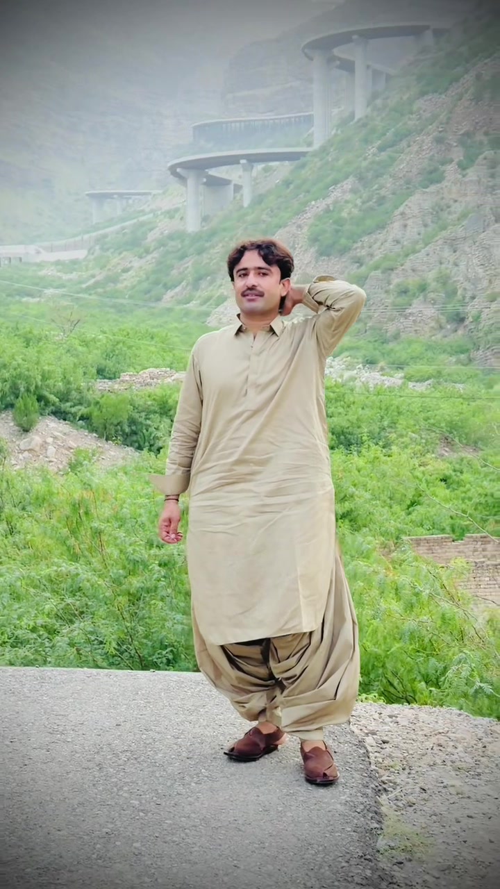 @Singer Tahir Farooq