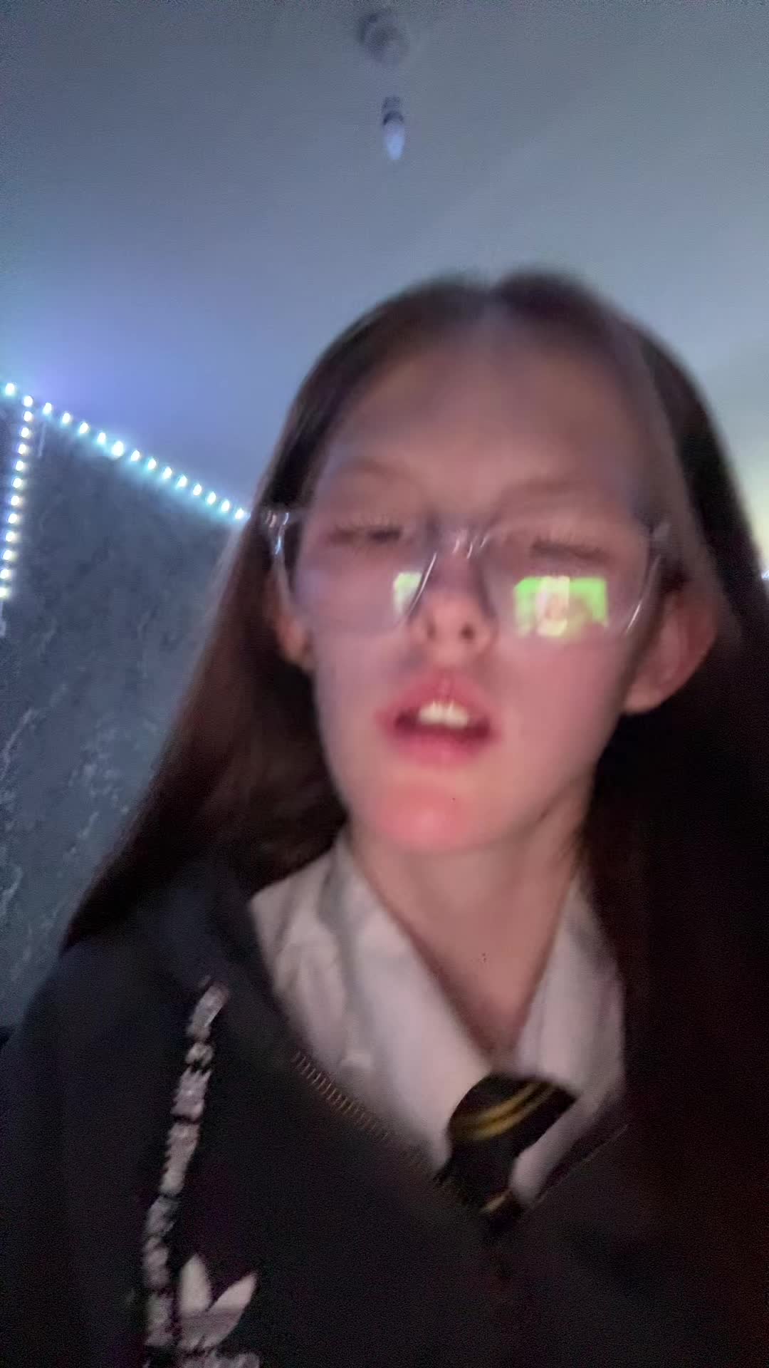 @hannahkennett.