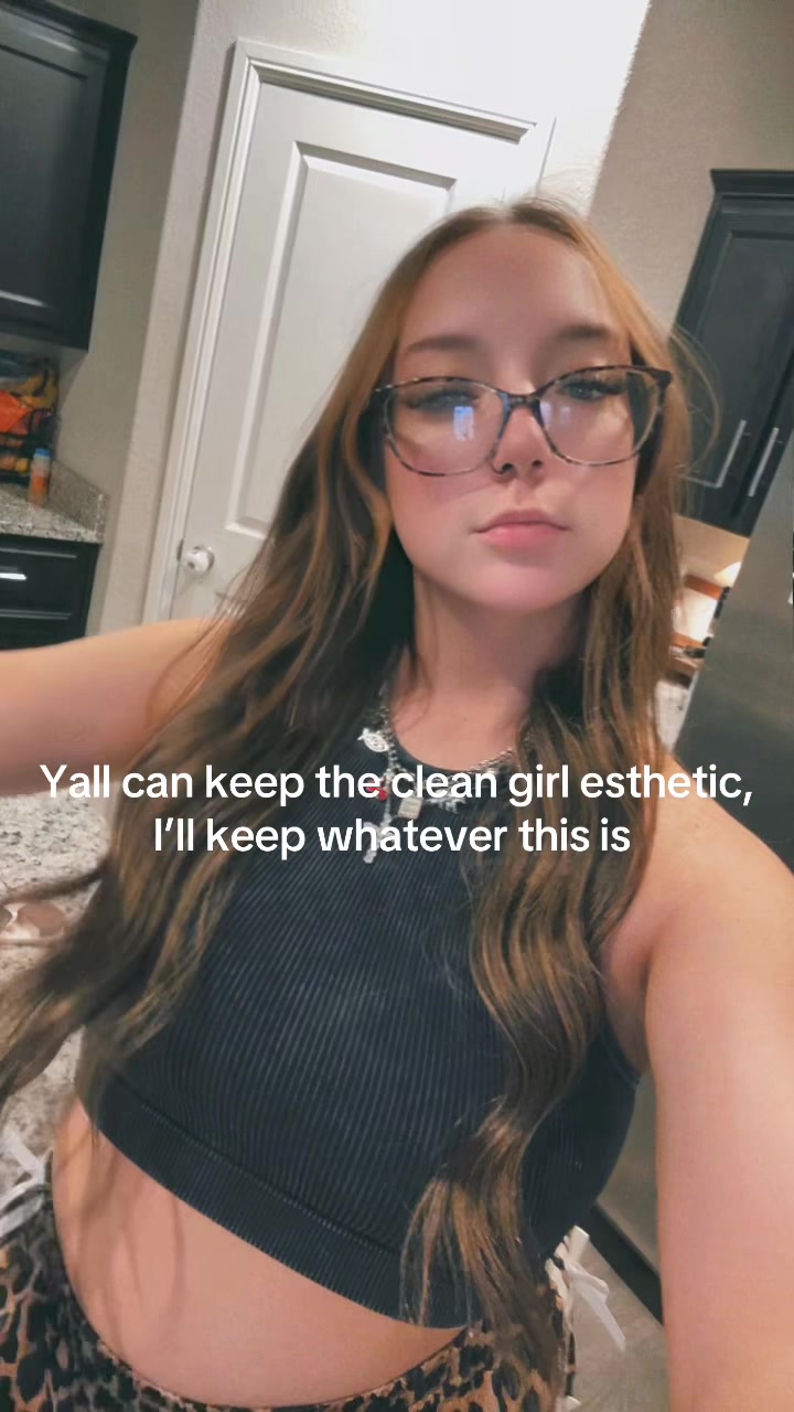 @courteneyathome