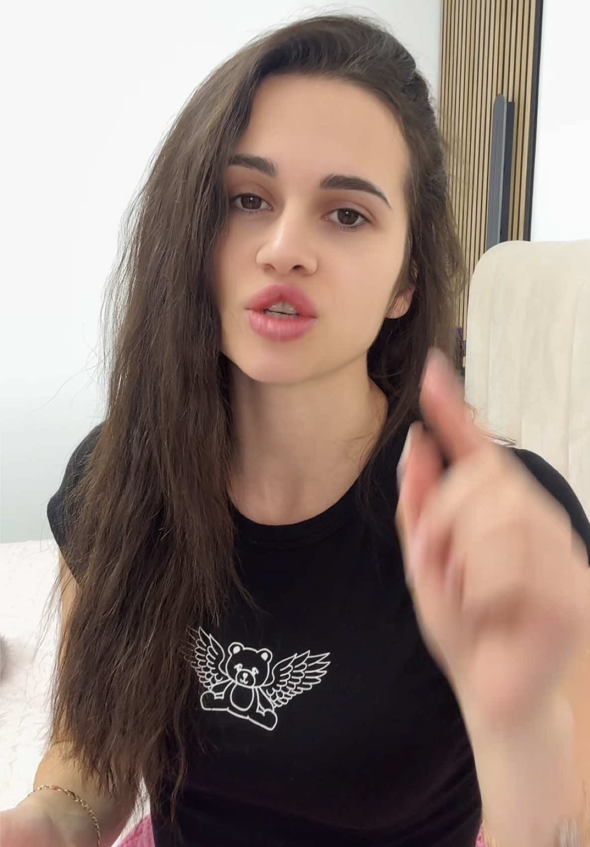 @Ella