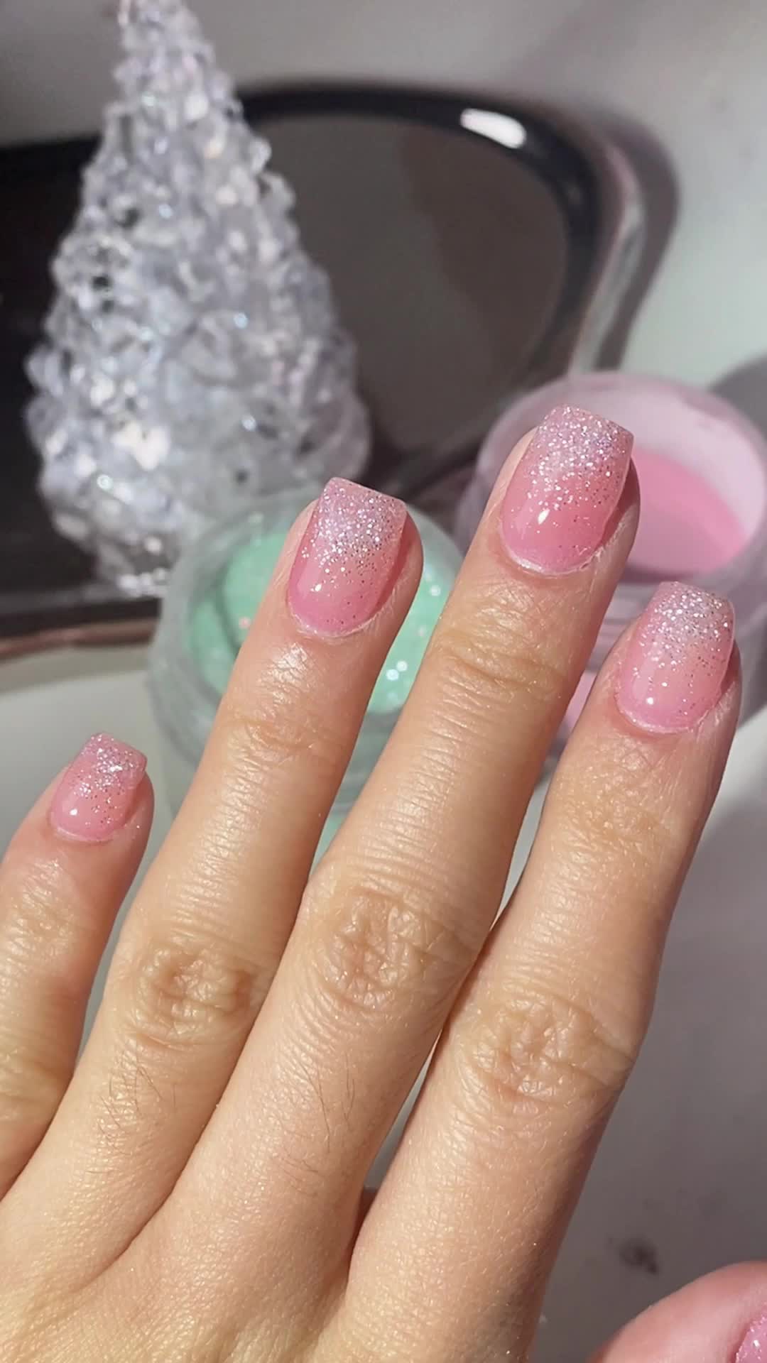 @Sharon_dipnails