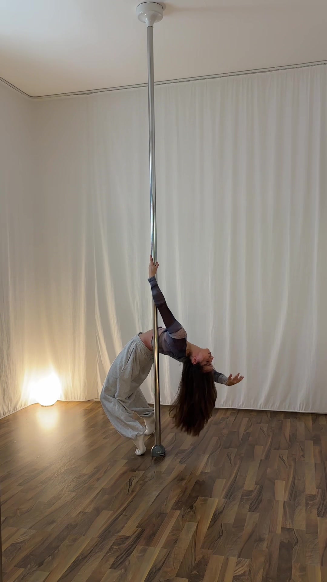 @julialuves_pole