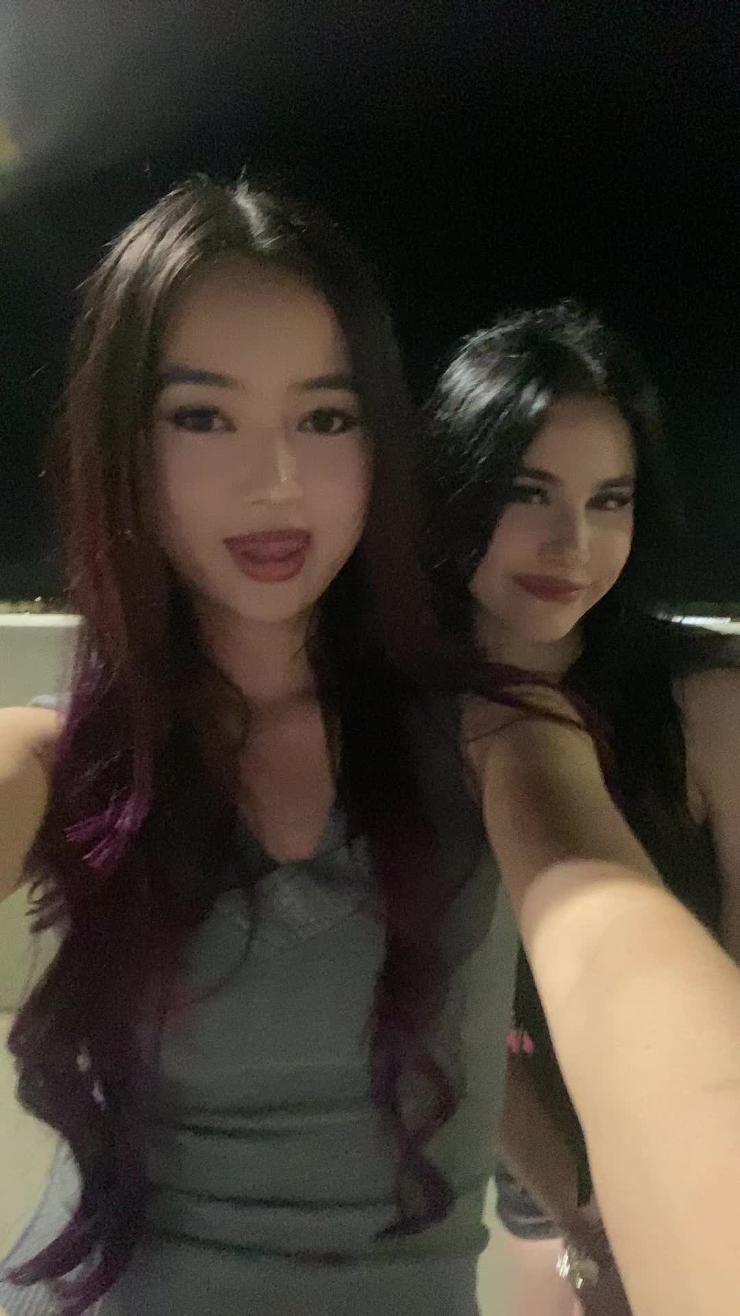 @juliamillion