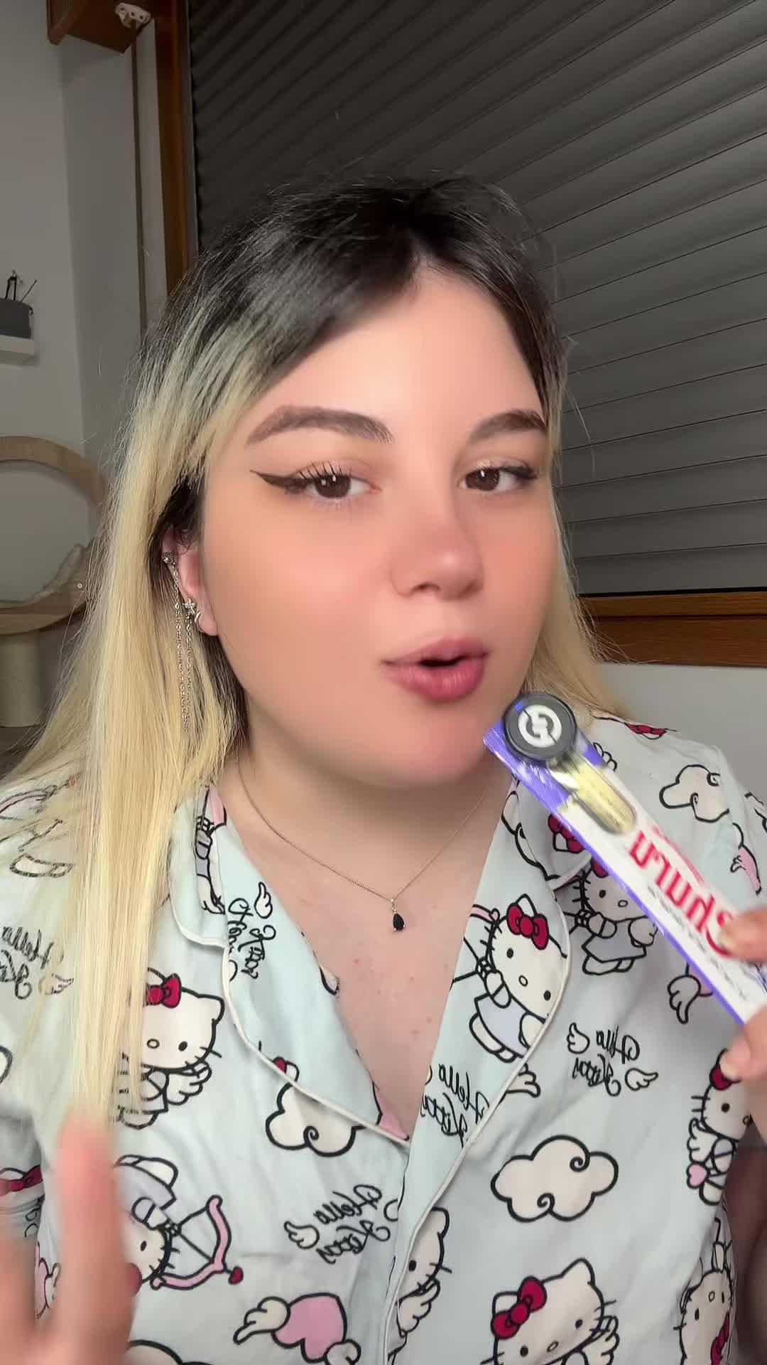 @- Alejandra  🐱💕