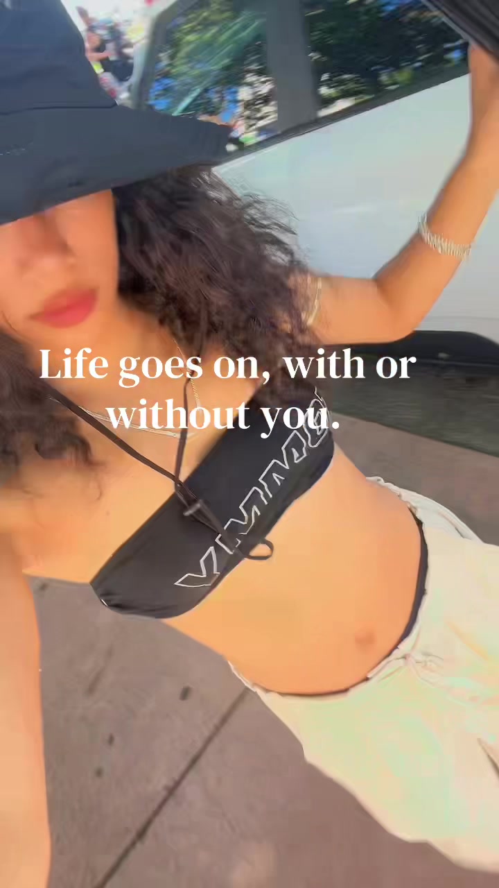 @𝜗𝜚Daniela