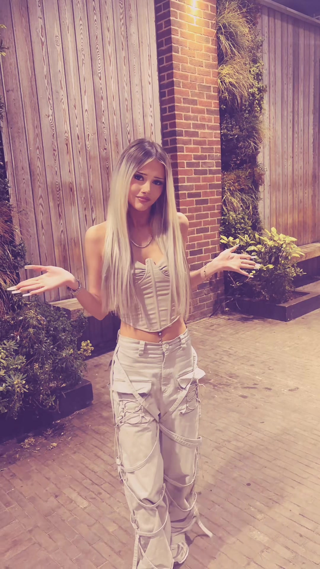 @Anaisf_xo