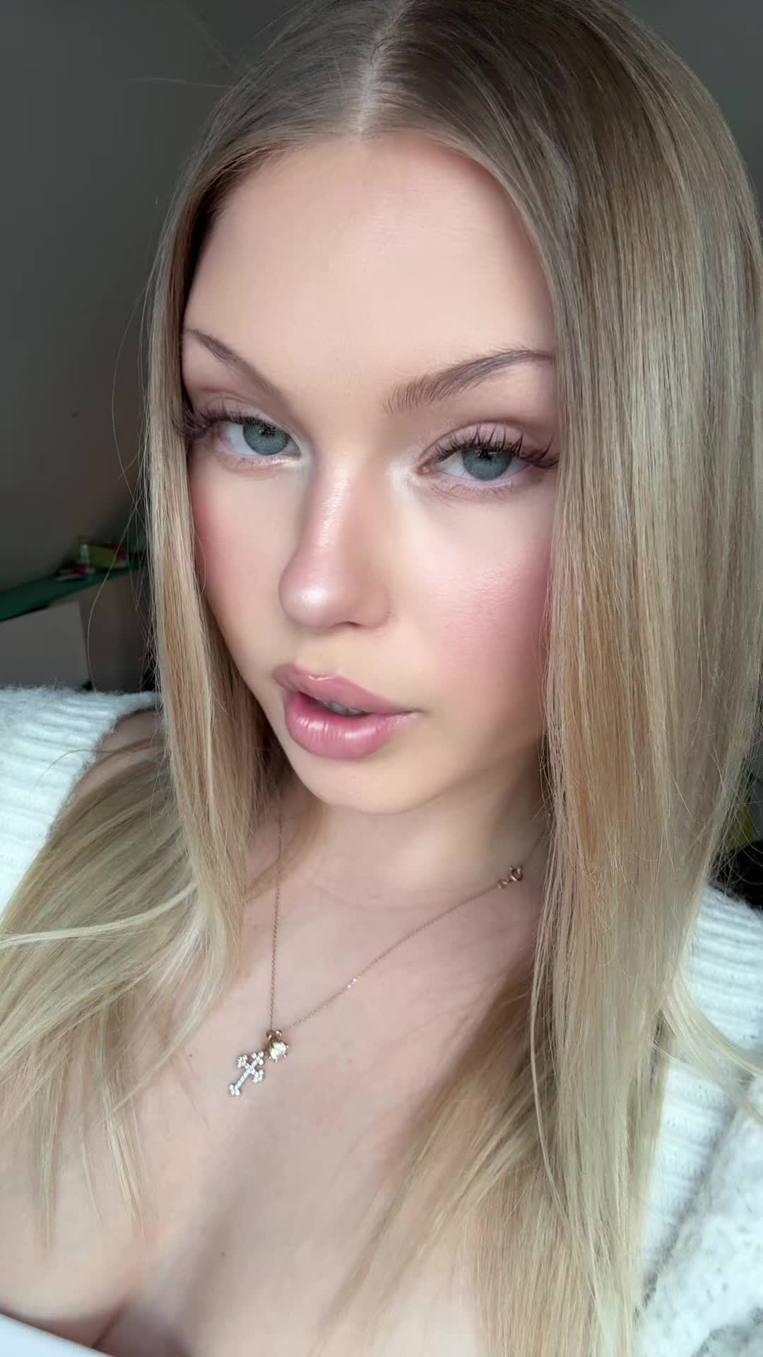 @charlize
