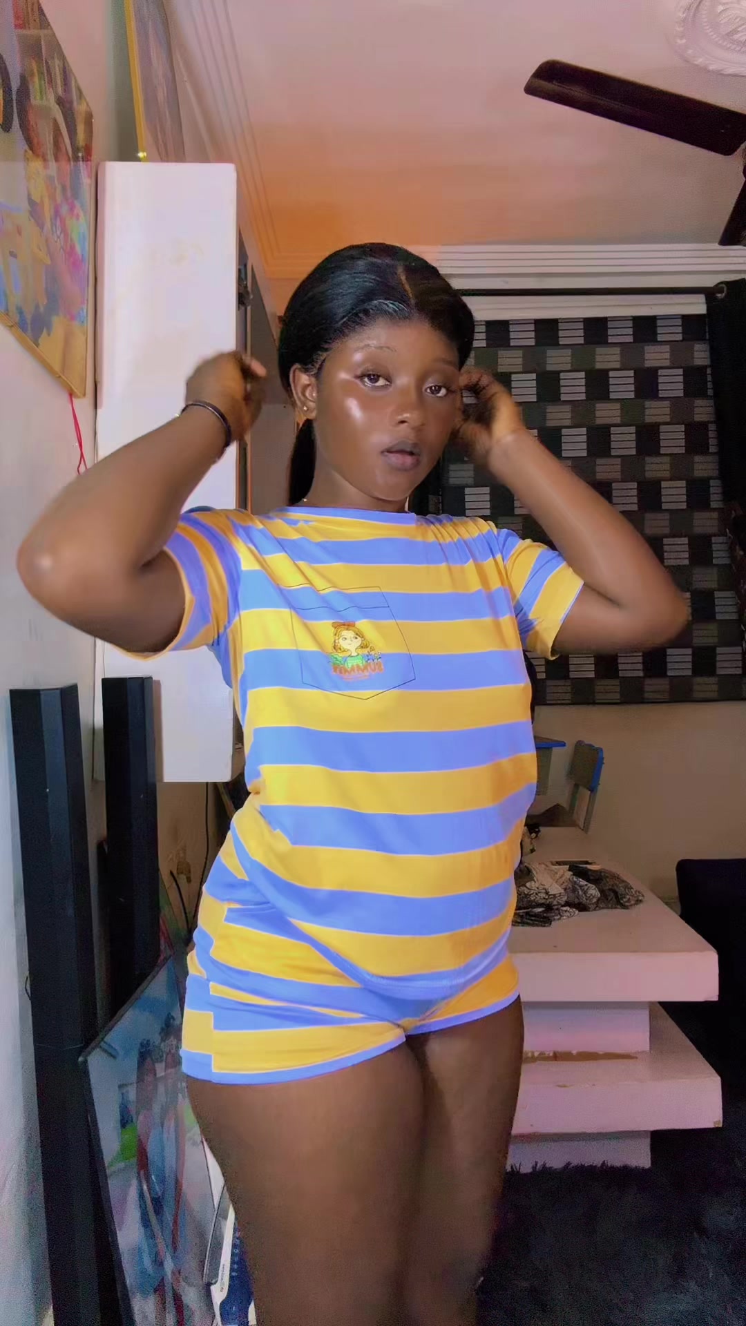 @akosuacutie