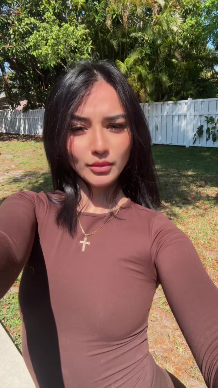 @famoussjennn