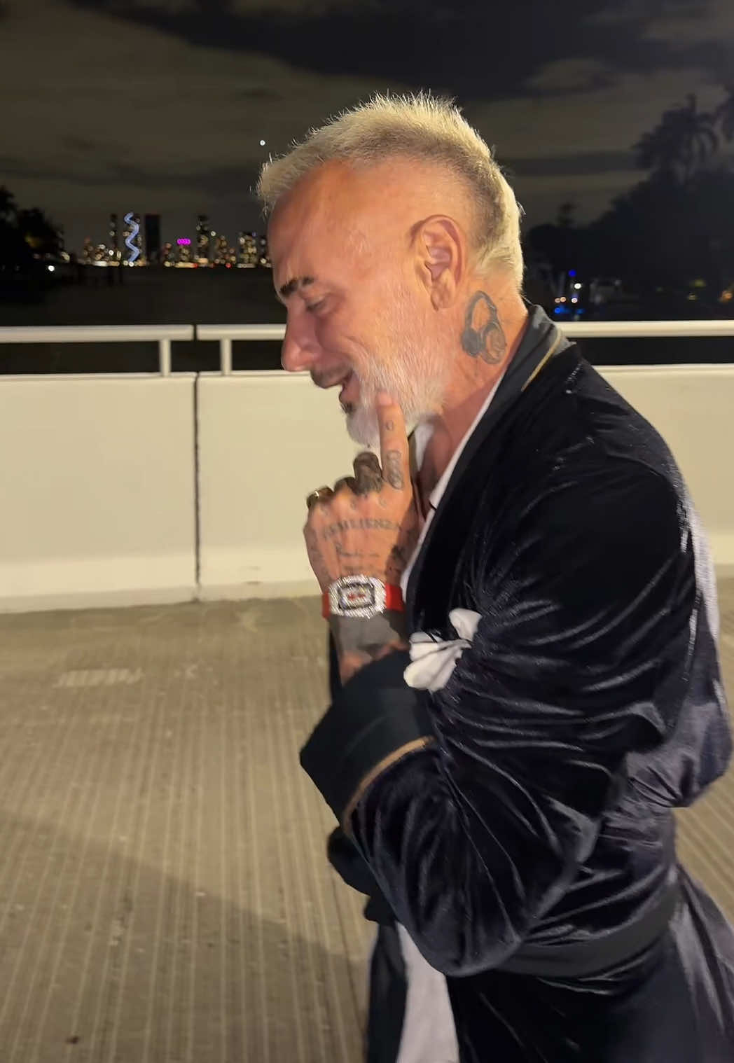 @Gianluca Vacchi