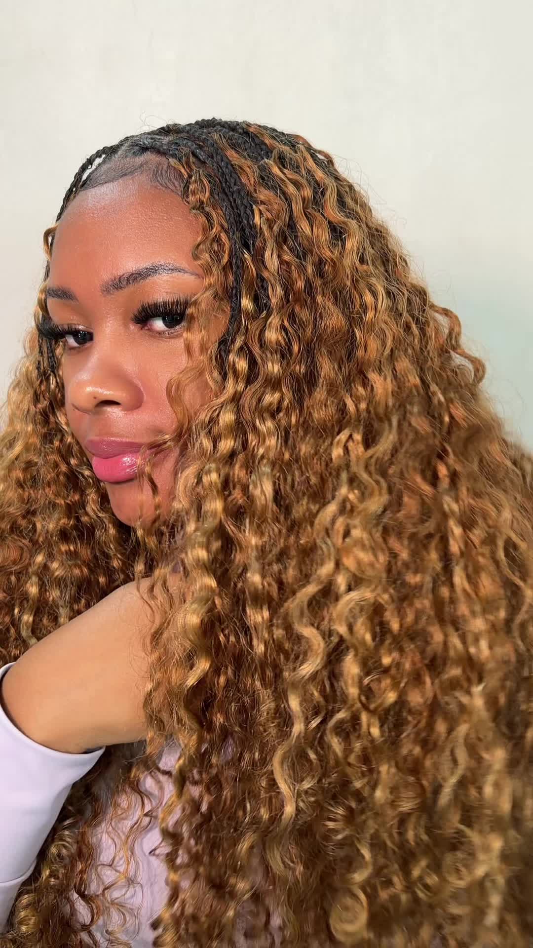 @Sharii | Wig Influencer