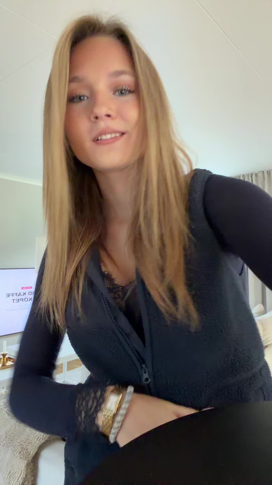 @𝘌 𝘭 𝘭 𝘦