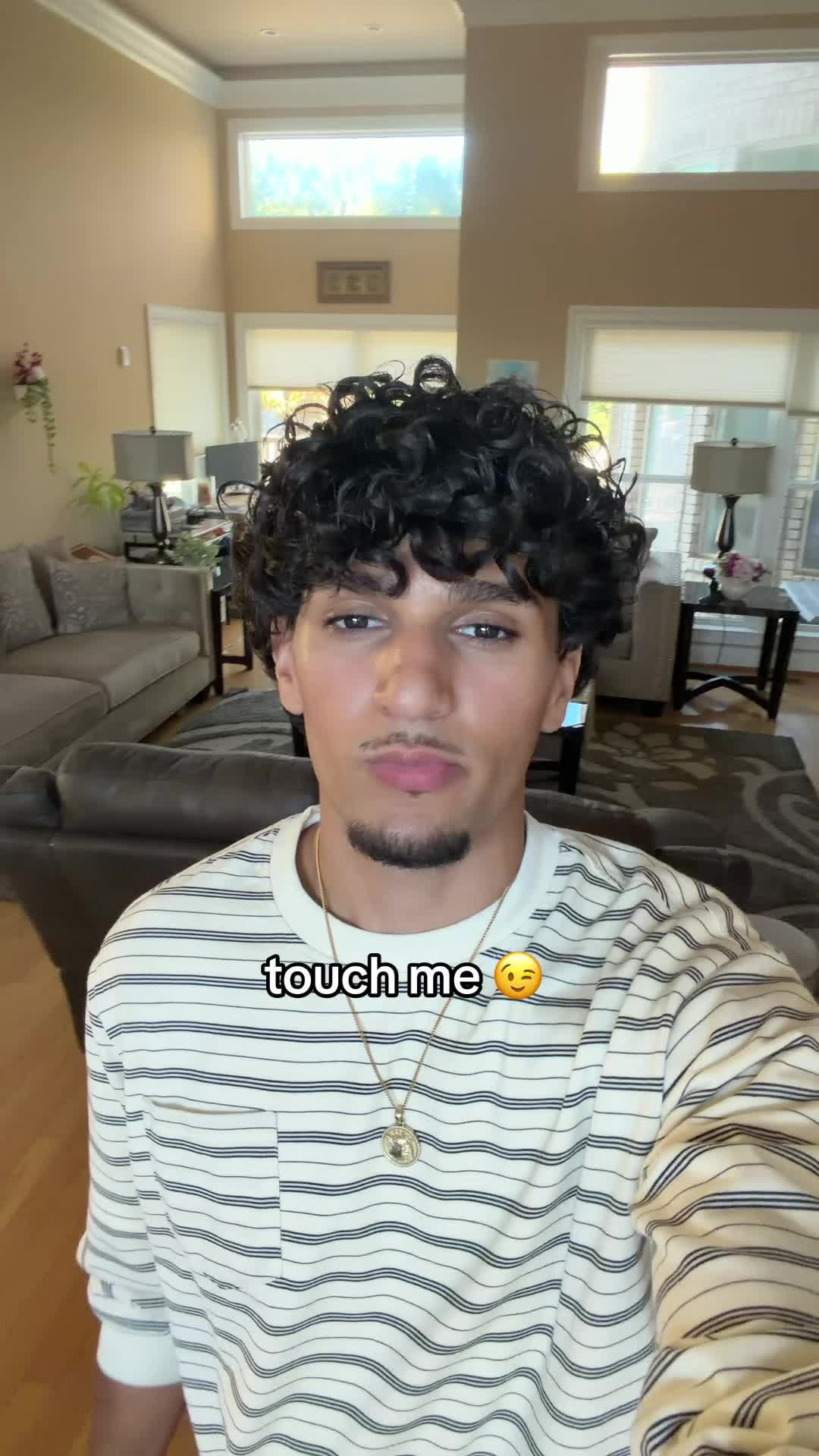 @IG: adqm.j