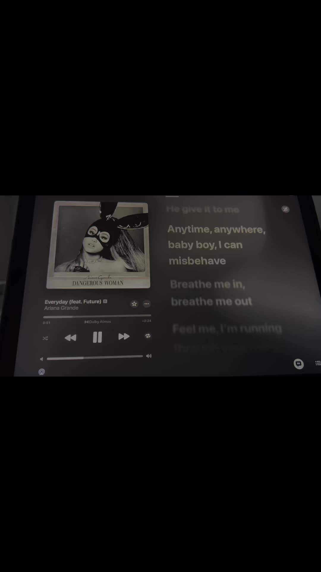 @🎧