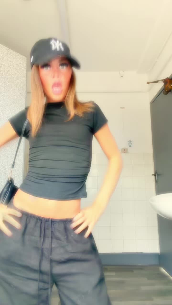 @lilylamptey