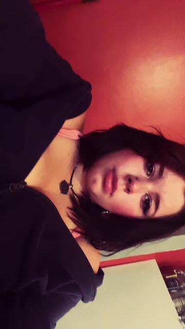 @halesbemefrlovingonme