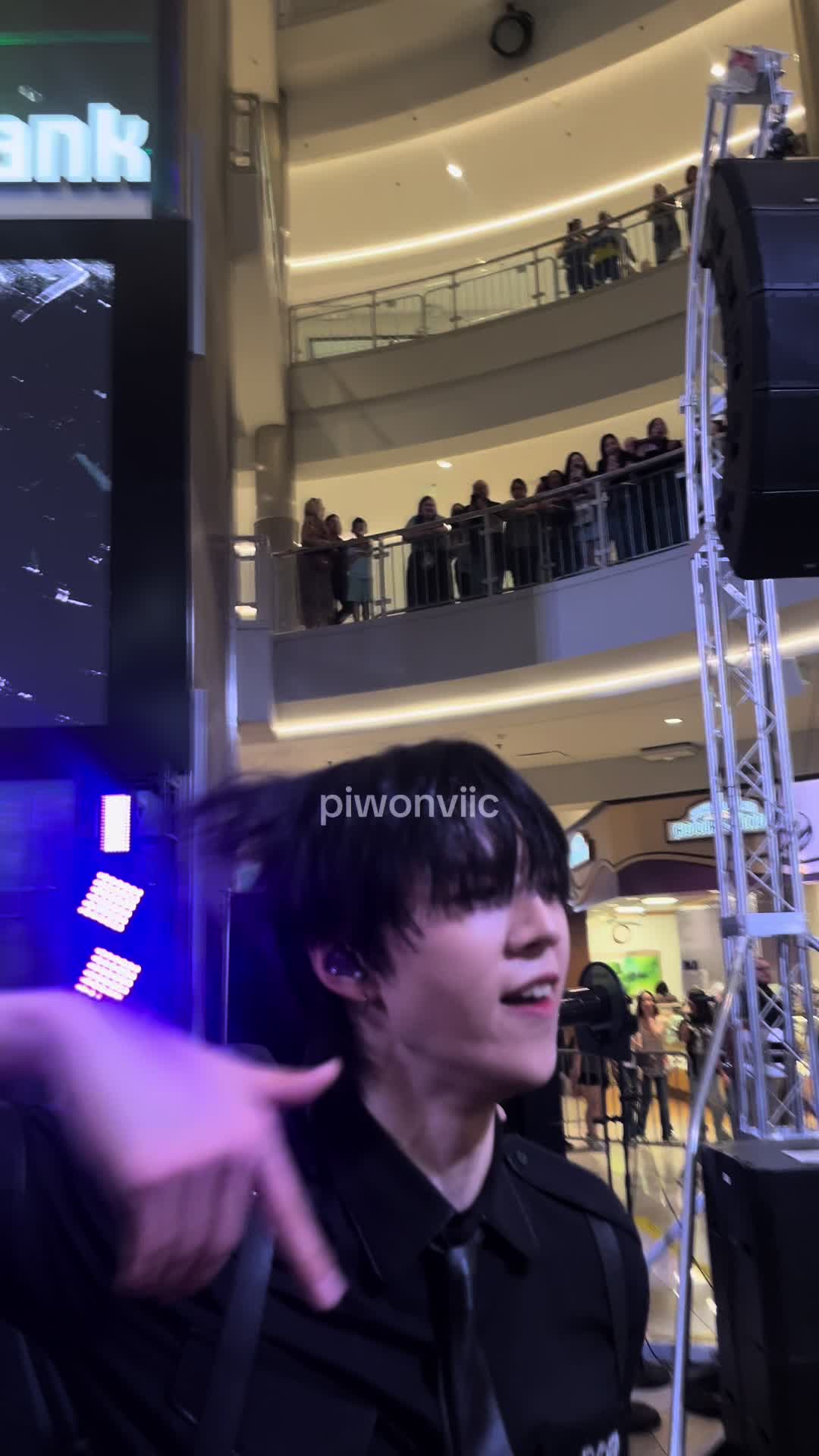 @&vicky โ. ๐ ฬ