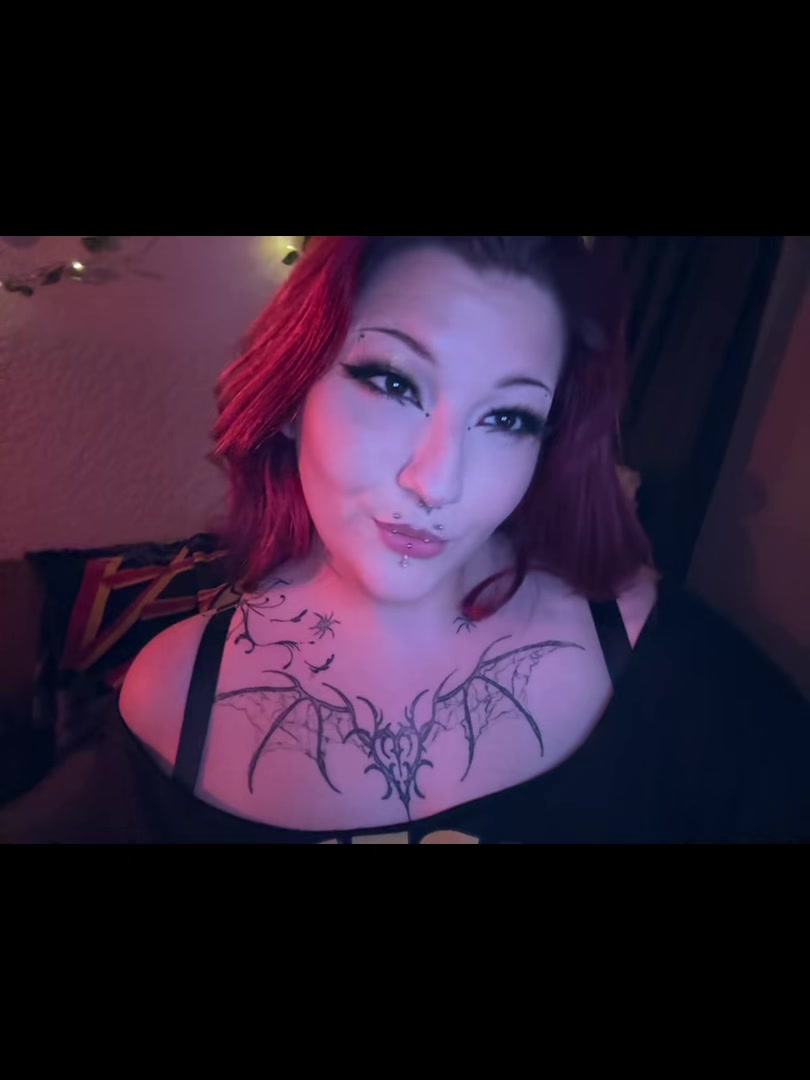 @GloomyBear>:3