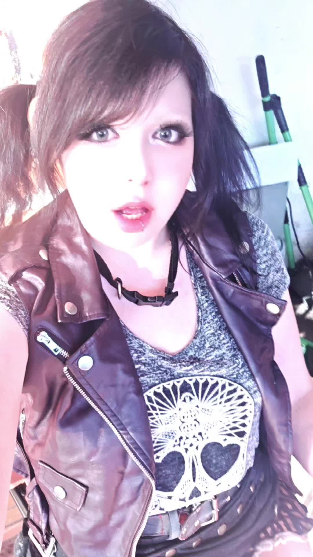 @Avii