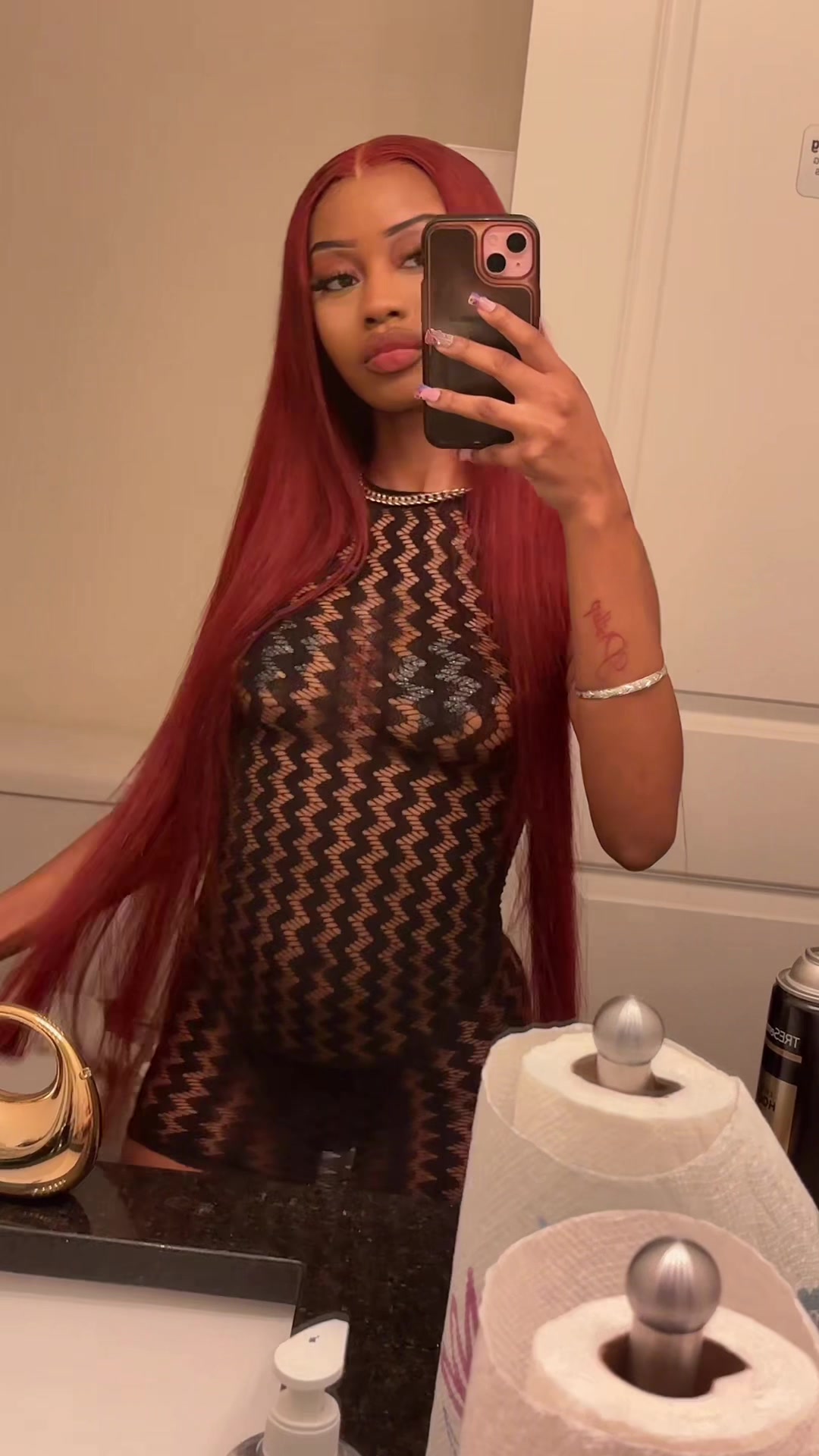 @missniakay